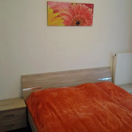 Izzi Apartment *