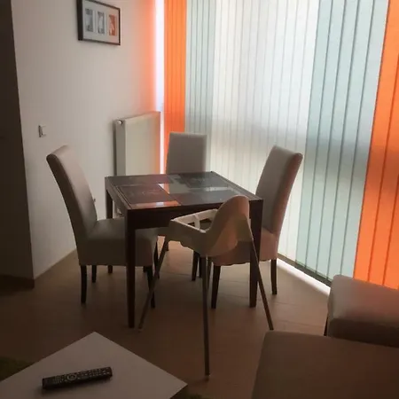Izzi Lejlighed *